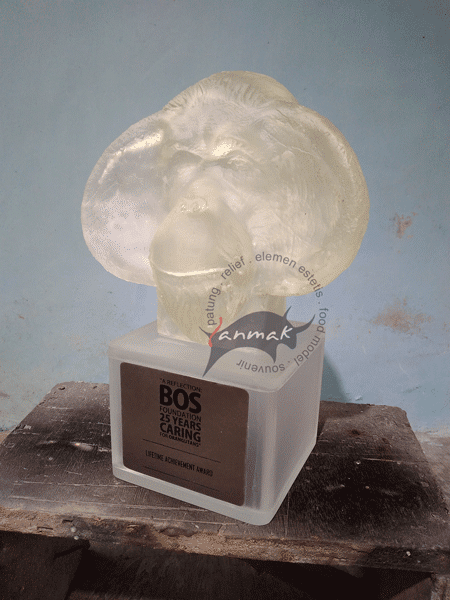 membuat- plakat-thropy-piala-custom-fiberglass-resin